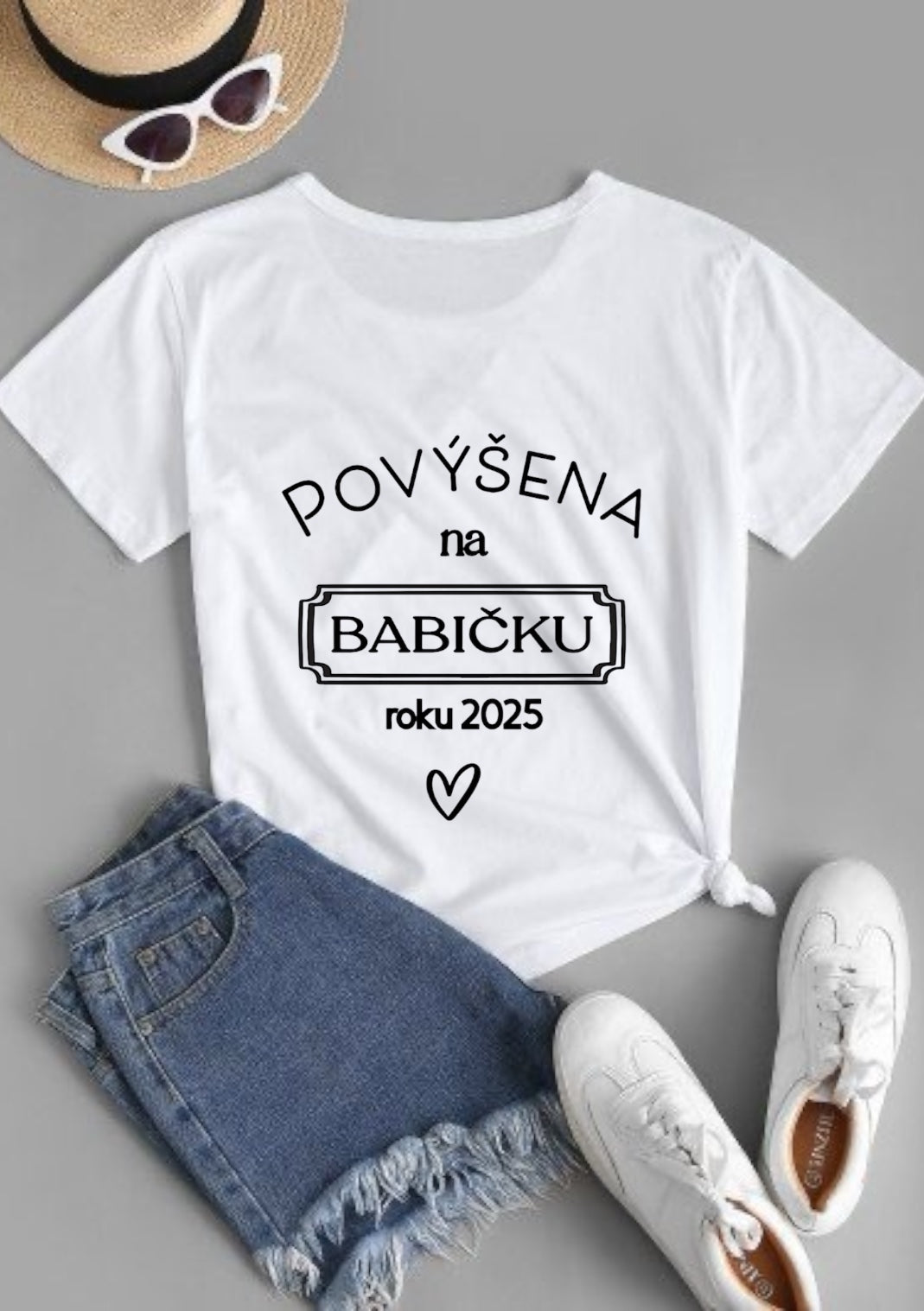 Dámské tričko- Povýšena na babičku roku 2025