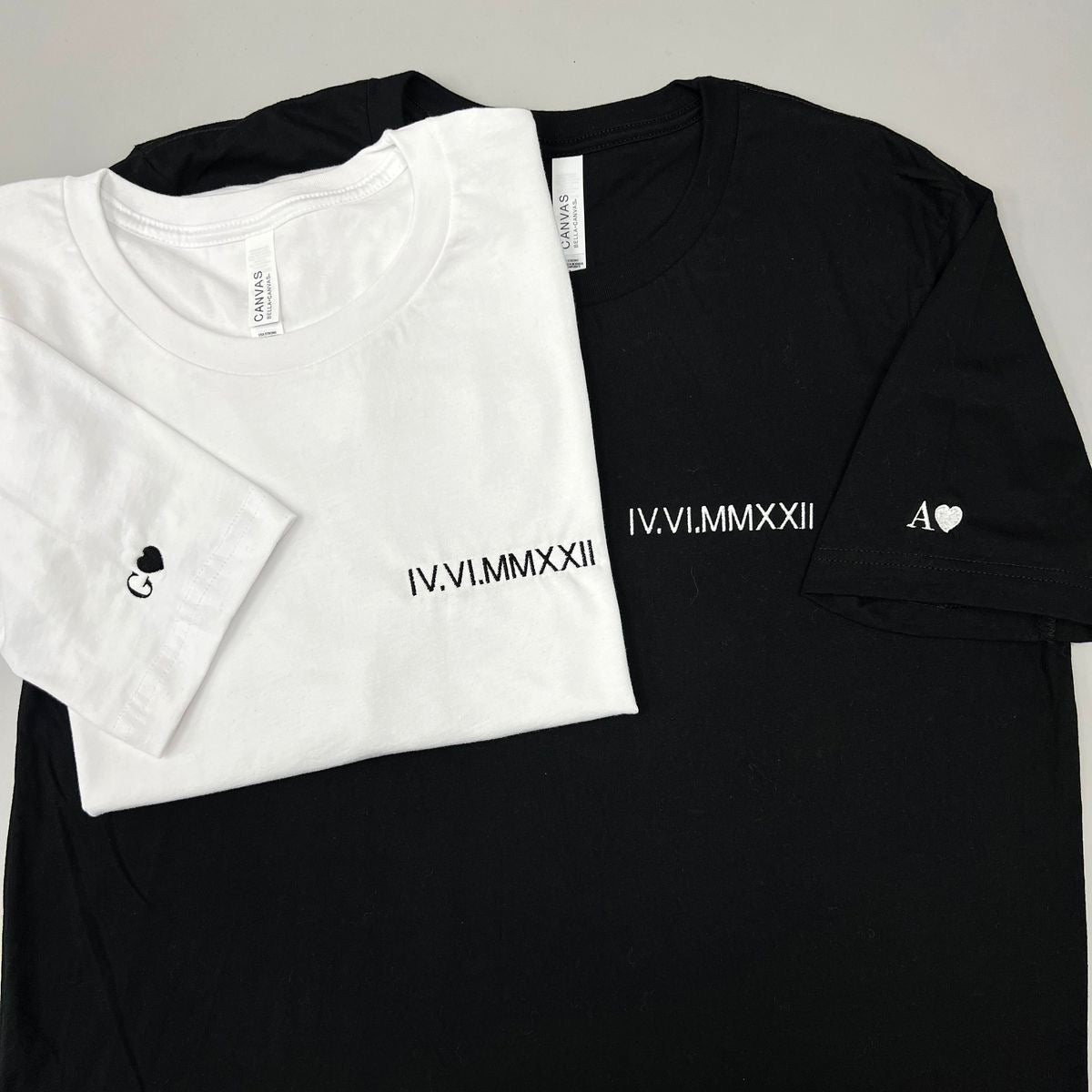 Set triček- Datum římskými číslicemi a iniciál jména