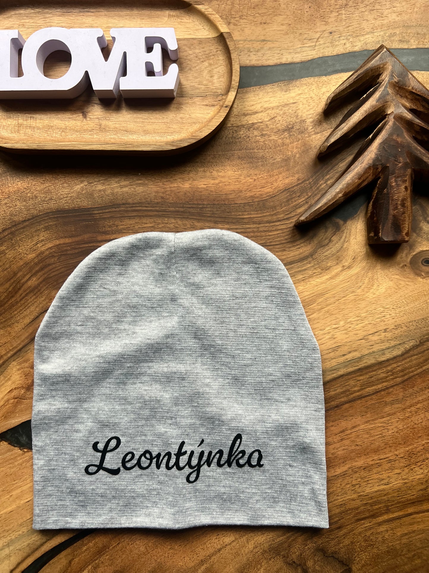 Dětská čepice se jménem