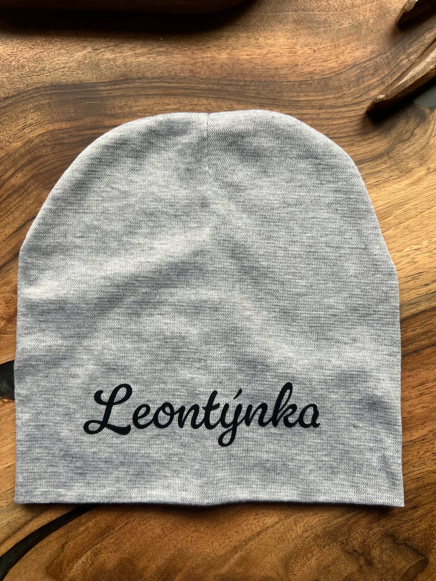 Dětská čepice se jménem